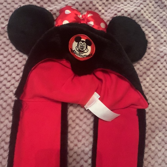 Disney parks Minnie Mouse Mouseketeer  faux fur hood with gloves - Picture 2 of 5